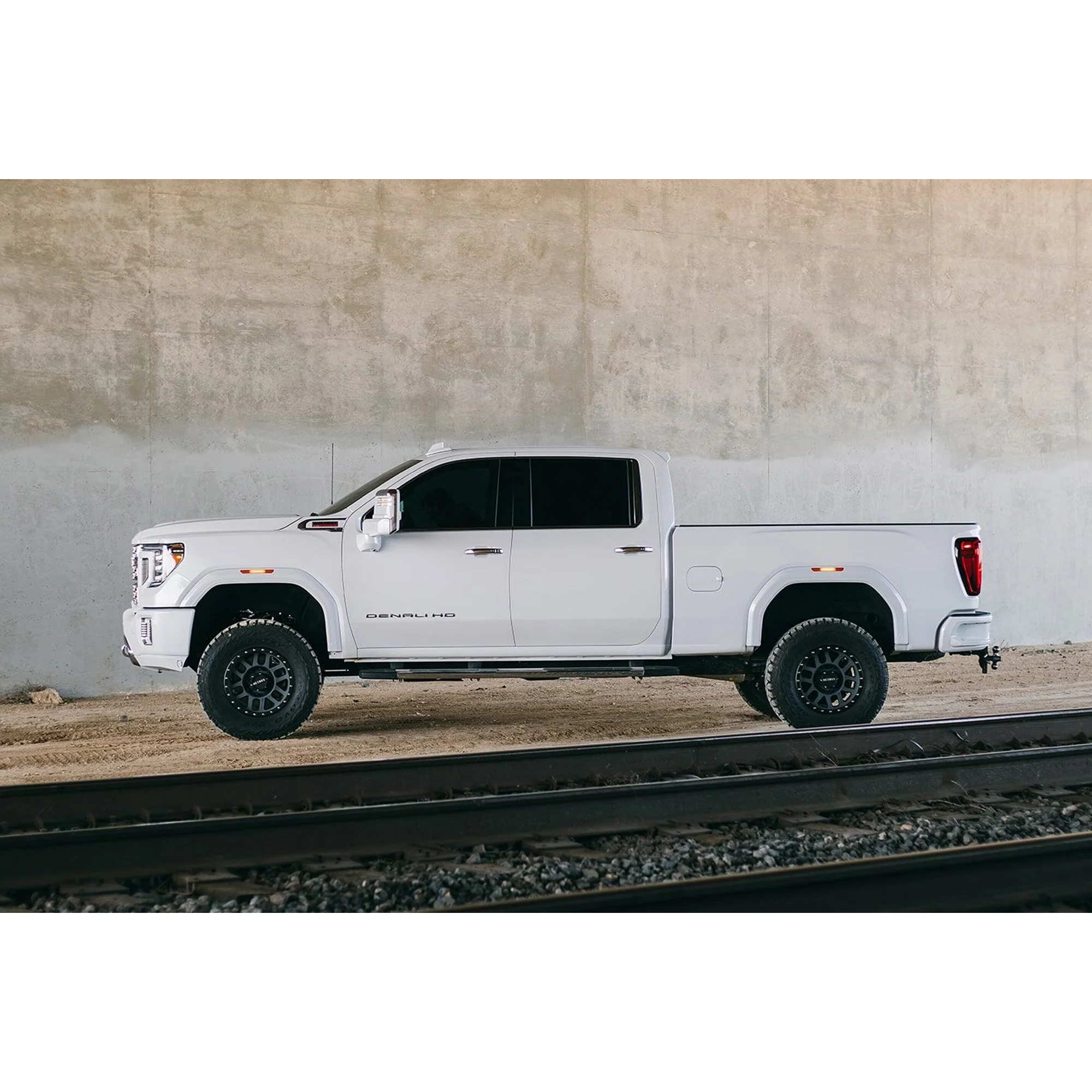 Cognito 4" Performance Lift Package with Fox Shocks 20-25 GM 6.6L Duramax - Image 3