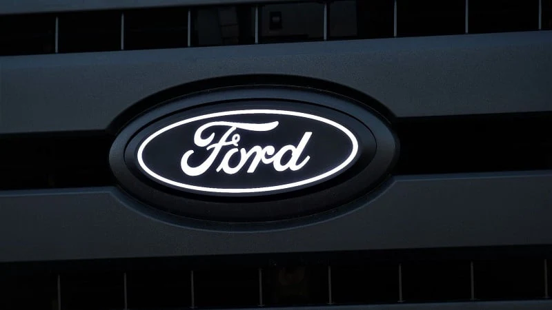 Putco 92801 Luminix Ford LED Front Emblem 17-19 6.7L Ford Powerstroke F-250/350 W/ Camera - Image 3